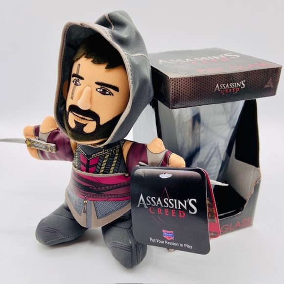Assassin's Creed Bundler with Pint Glass and Bleacher Creatures Aguilar Plush - Picture 1 of 7